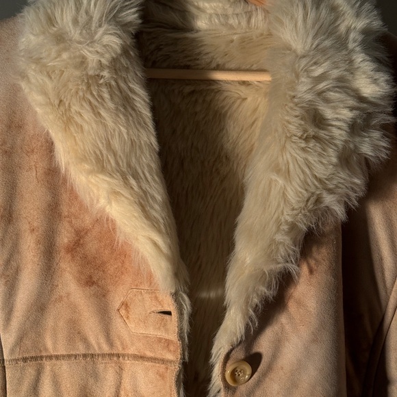 Vintage Tan Shearling Coat - Picture 6 of 9